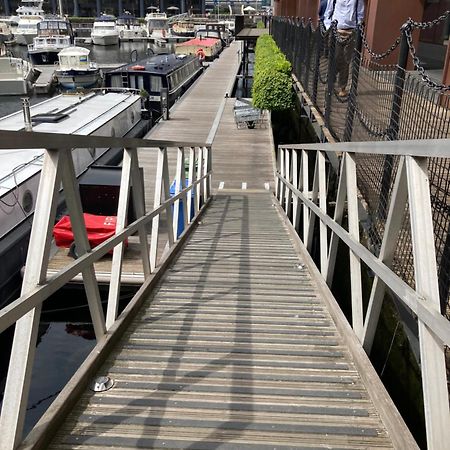 Entire Boat At St Katherine Docks 2 Available Select Using Room Options London Eksteriør billede