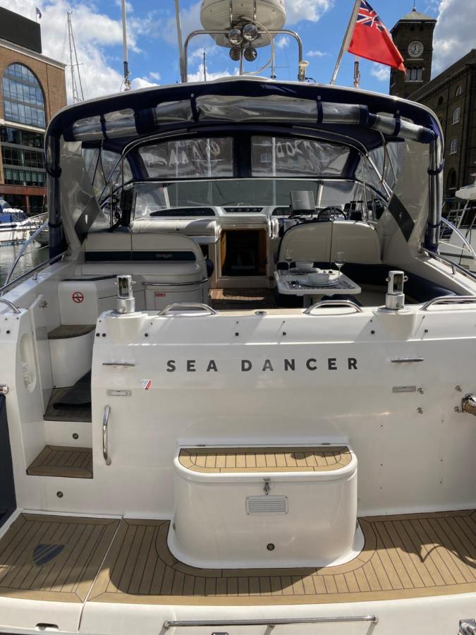 Entire Boat At St Katherine Docks 2 Available Select Using Room Options London Eksteriør billede