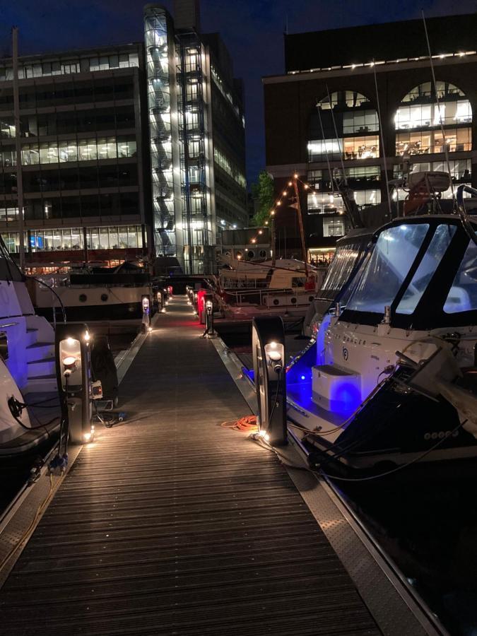 Entire Boat At St Katherine Docks 2 Available Select Using Room Options London Eksteriør billede