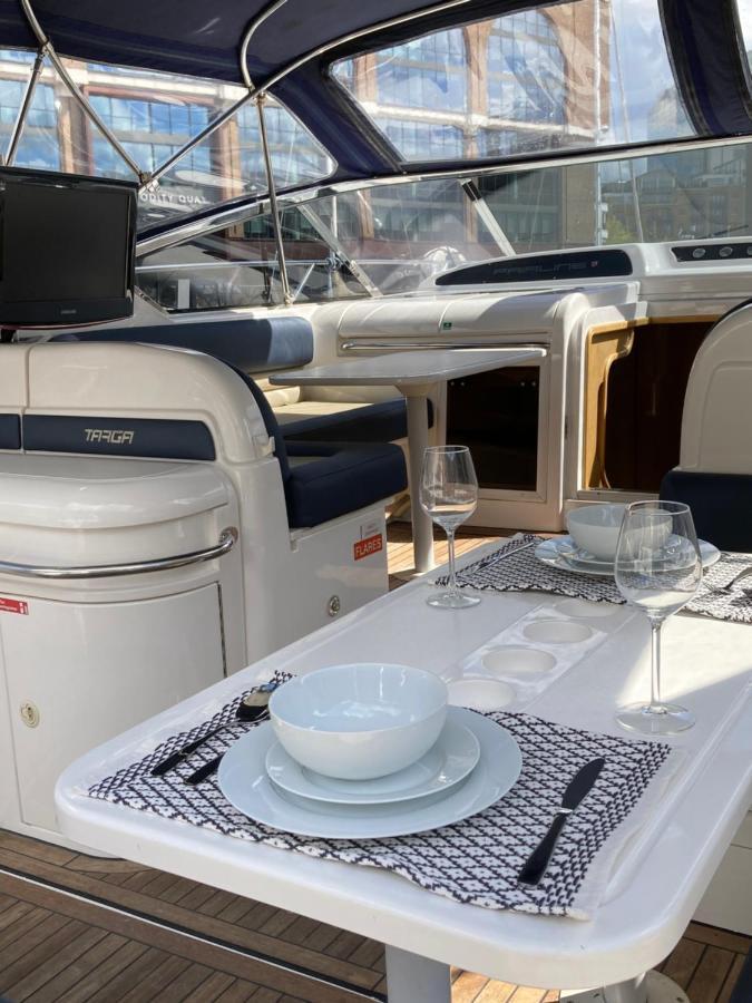 Entire Boat At St Katherine Docks 2 Available Select Using Room Options London Eksteriør billede