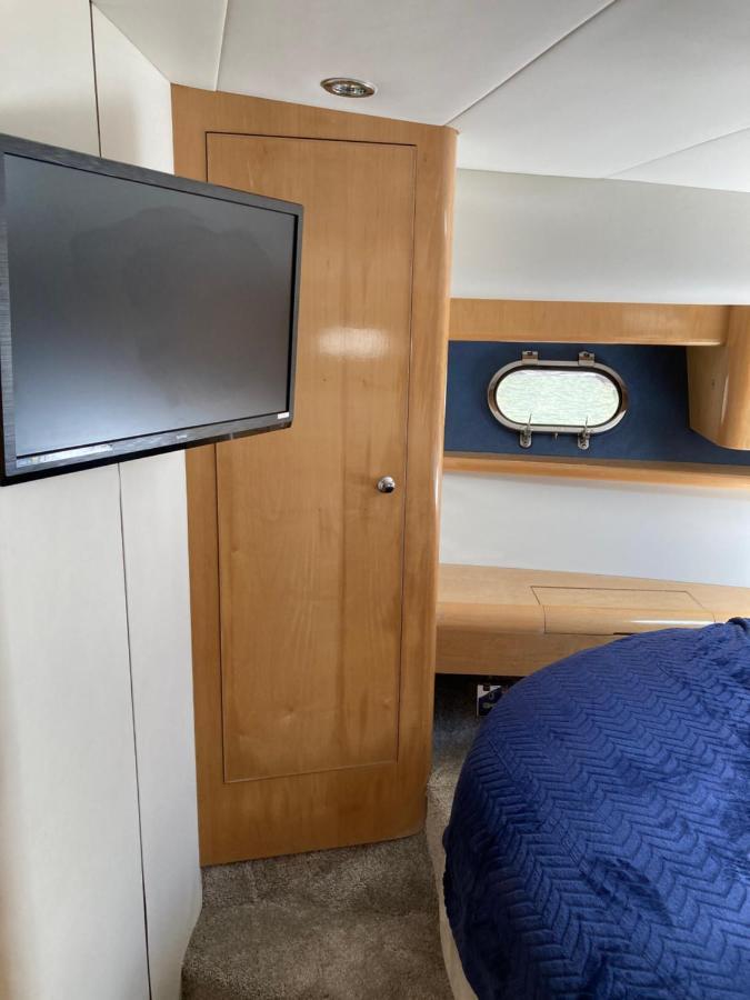 Entire Boat At St Katherine Docks 2 Available Select Using Room Options London Eksteriør billede