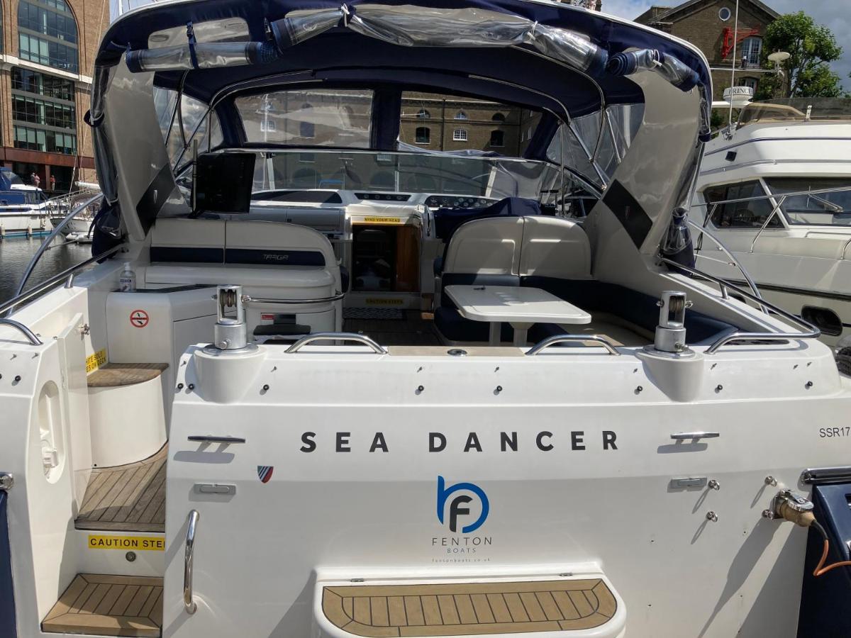 Entire Boat At St Katherine Docks 2 Available Select Using Room Options London Eksteriør billede