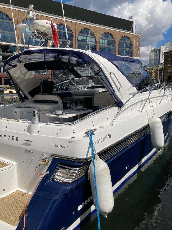 Entire Boat At St Katherine Docks 2 Available Select Using Room Options London Eksteriør billede