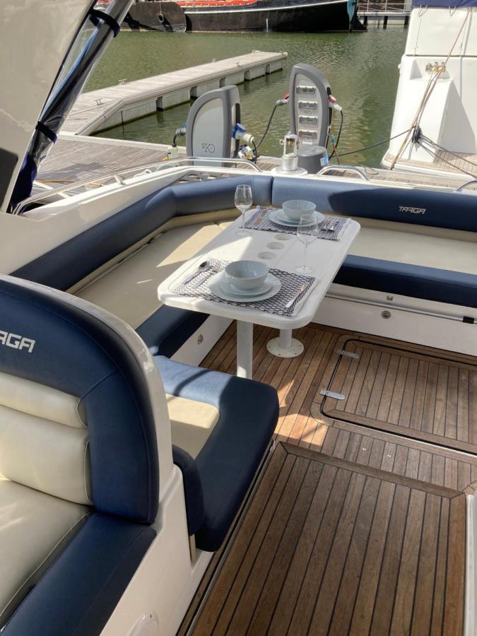 Entire Boat At St Katherine Docks 2 Available Select Using Room Options London Eksteriør billede