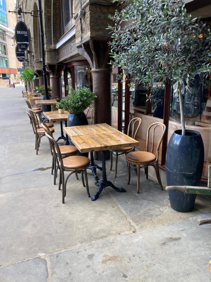 Entire Boat At St Katherine Docks 2 Available Select Using Room Options London Eksteriør billede