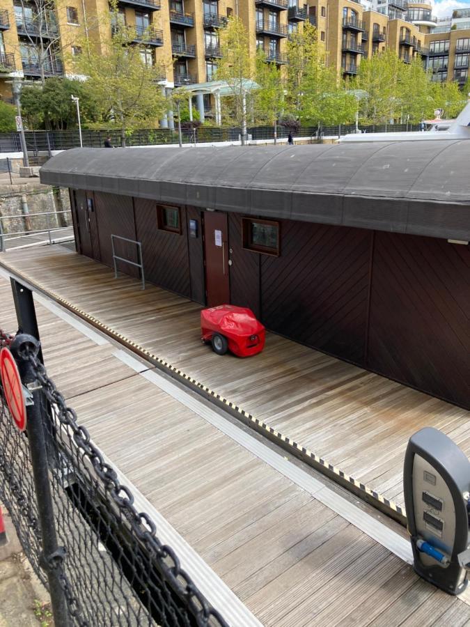 Entire Boat At St Katherine Docks 2 Available Select Using Room Options London Eksteriør billede