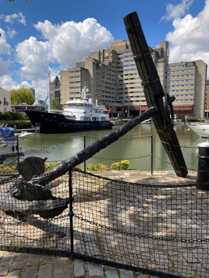 Entire Boat At St Katherine Docks 2 Available Select Using Room Options London Eksteriør billede