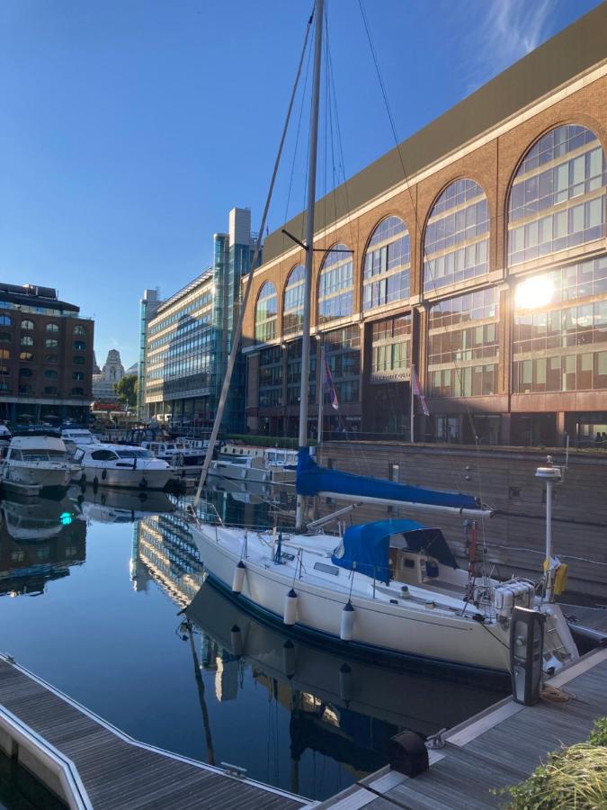 Entire Boat At St Katherine Docks 2 Available Select Using Room Options London Eksteriør billede