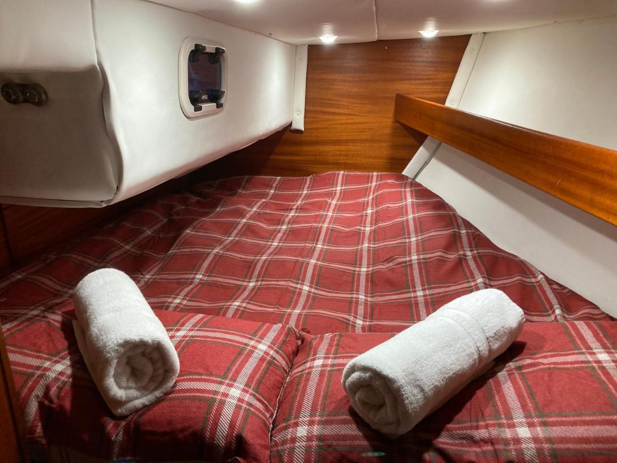Entire Boat At St Katherine Docks 2 Available Select Using Room Options London Eksteriør billede