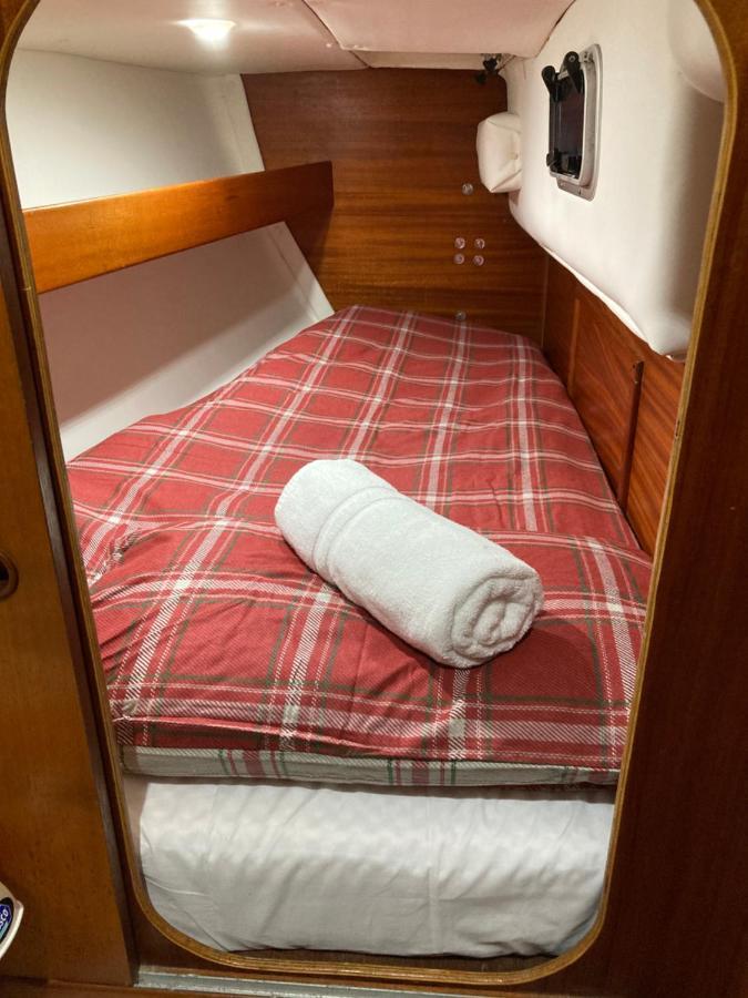Entire Boat At St Katherine Docks 2 Available Select Using Room Options London Eksteriør billede