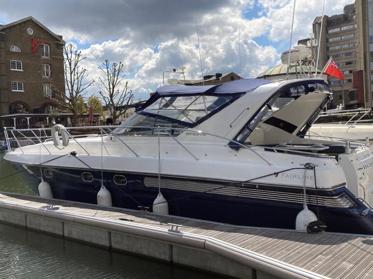 Entire Boat At St Katherine Docks 2 Available Select Using Room Options London Eksteriør billede